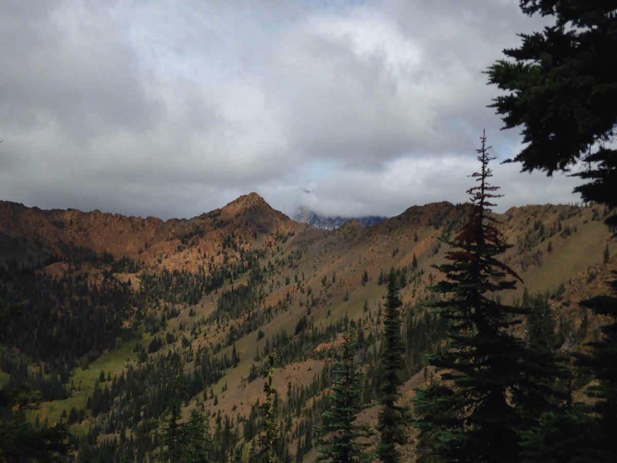 Looking up to the ridge with Iron and Earl while coming up the Bean trail